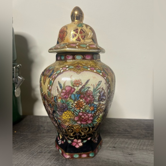 Vintage Chinese Hexagon Shape Ginger Jar - Picture 2 of 4